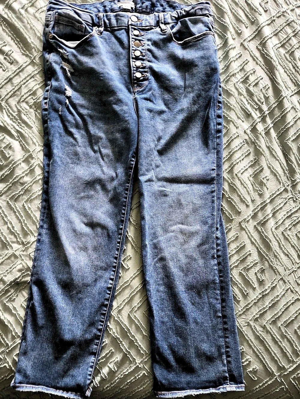 Good American Women's Straight Leg Distressed Jeans in Blue